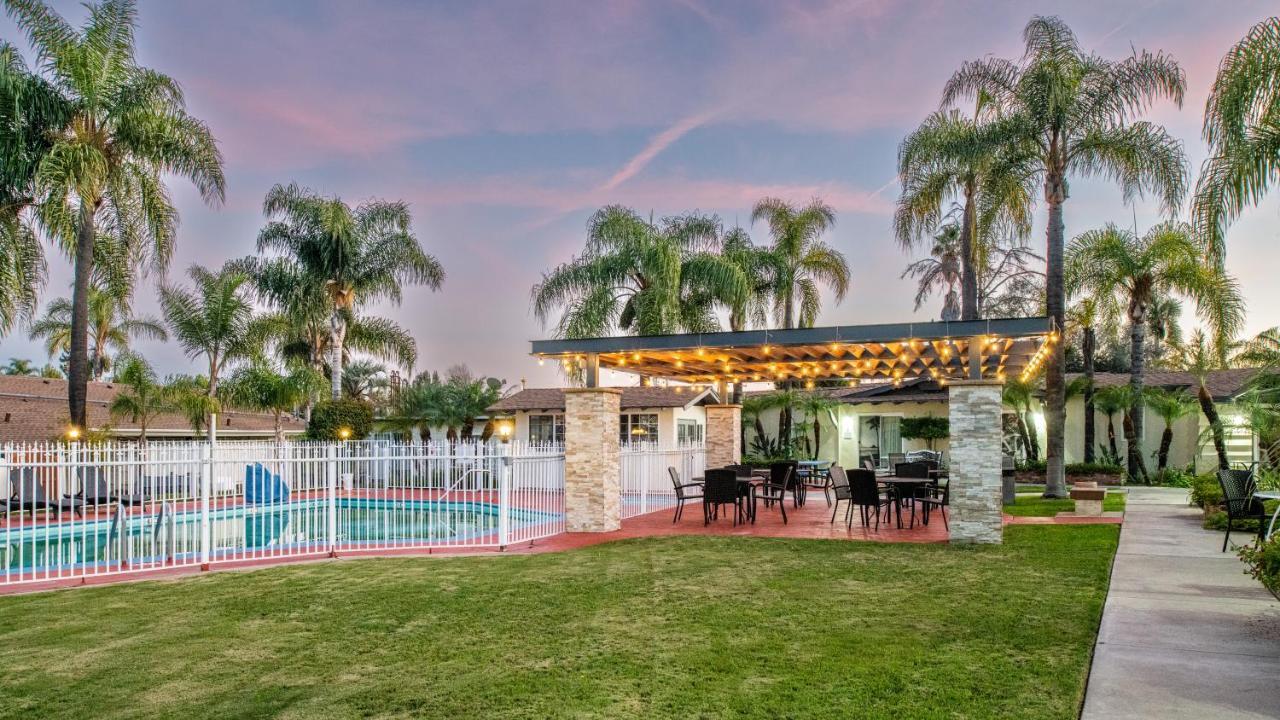 Fallbrook Country Inn Exterior photo