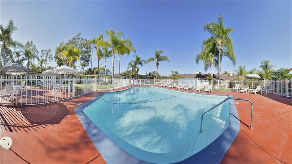 Fallbrook Country Inn Exterior photo